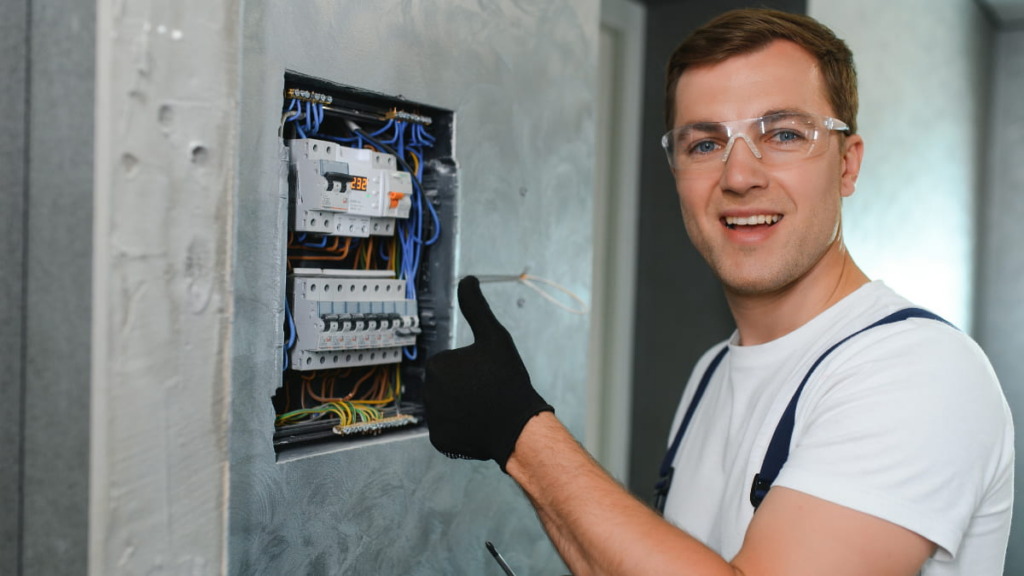 Free Electrician Course: Learn, Get Certified & Boost Your Career 2 Kostenloser Elektriker-Kurs
